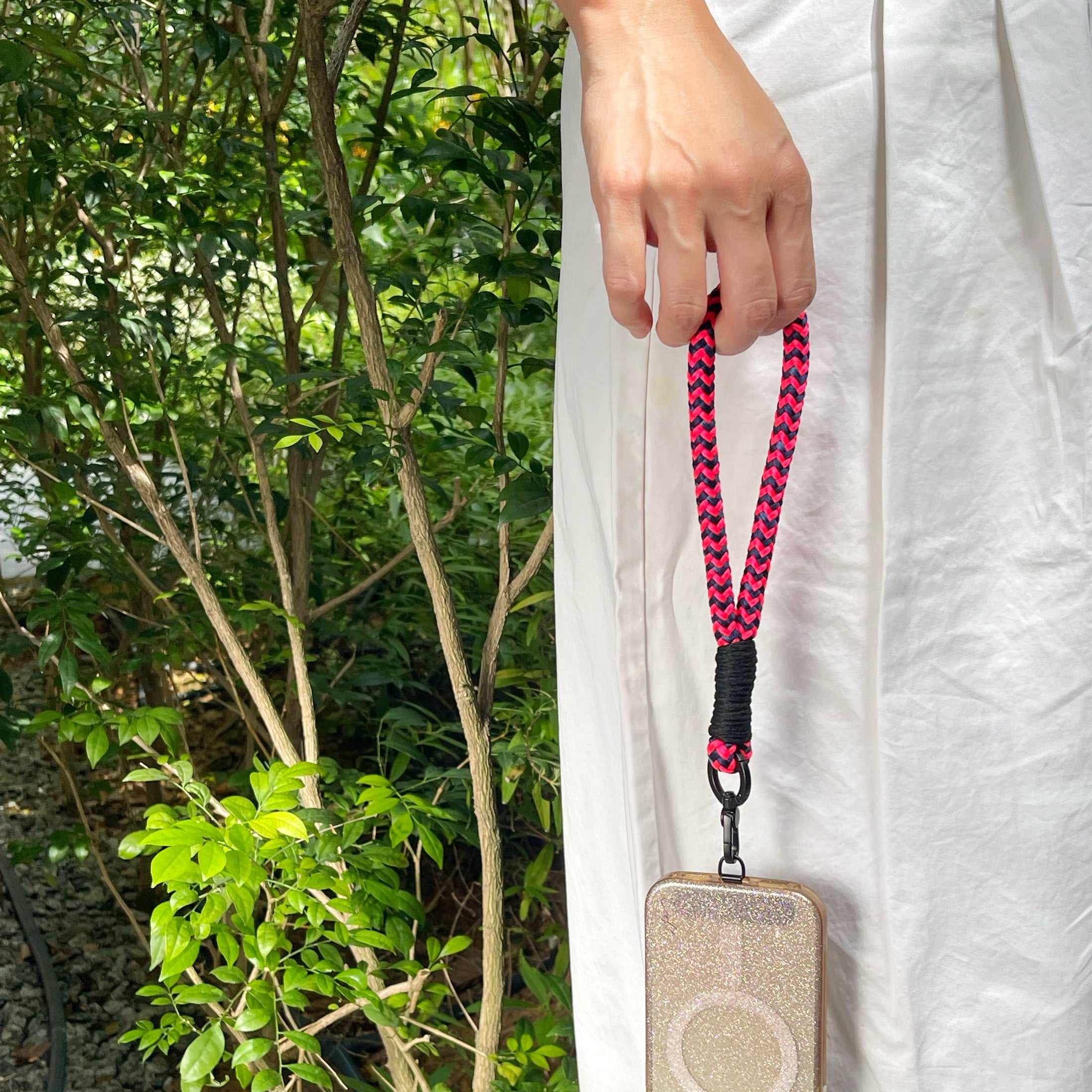 (Coral) Phone wristlet